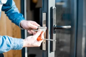 Factors to Consider When Hiring A Professional Locksmith